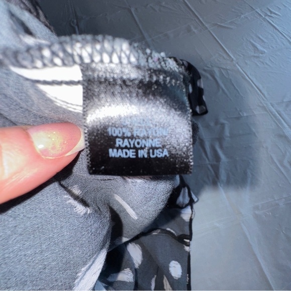 WAYF Monochrome Polka Dot Dress - Picture 3 of 4